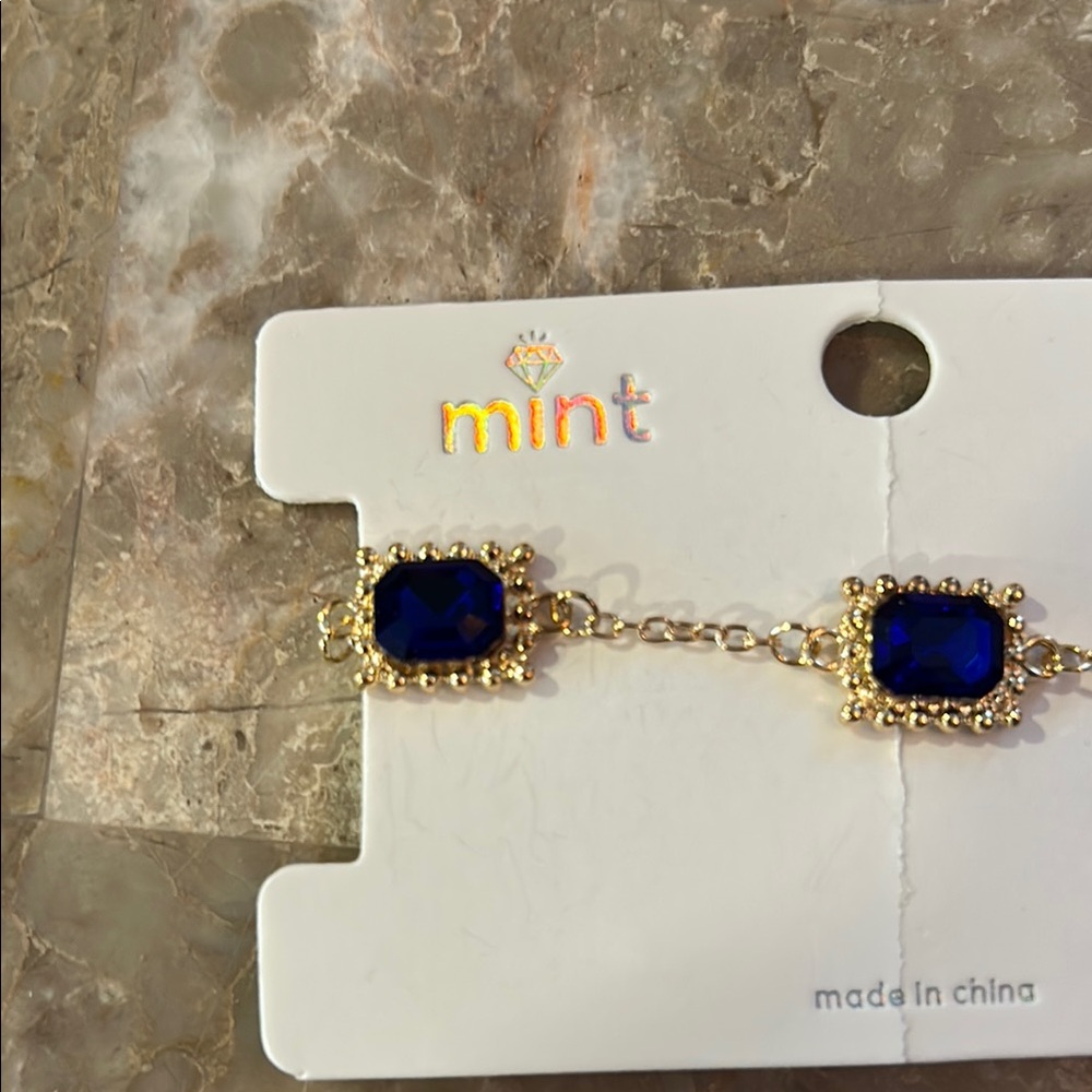 Mint Blue and Gold Gemstone Bracelet - Picture 3 of 4